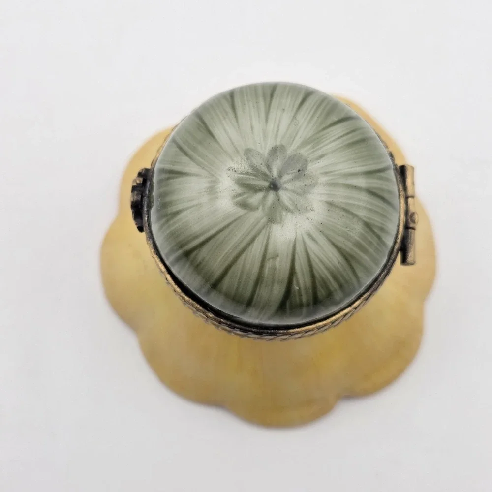 Vintage Westmore Porcelain Yellow Flower Trinket Box With Brass Hinge #375